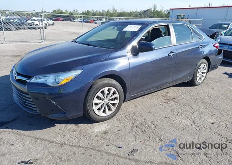 2017 Toyota Camry Le z USA, uszkodzony, nr VIN 4T1BF1FK8HU723651